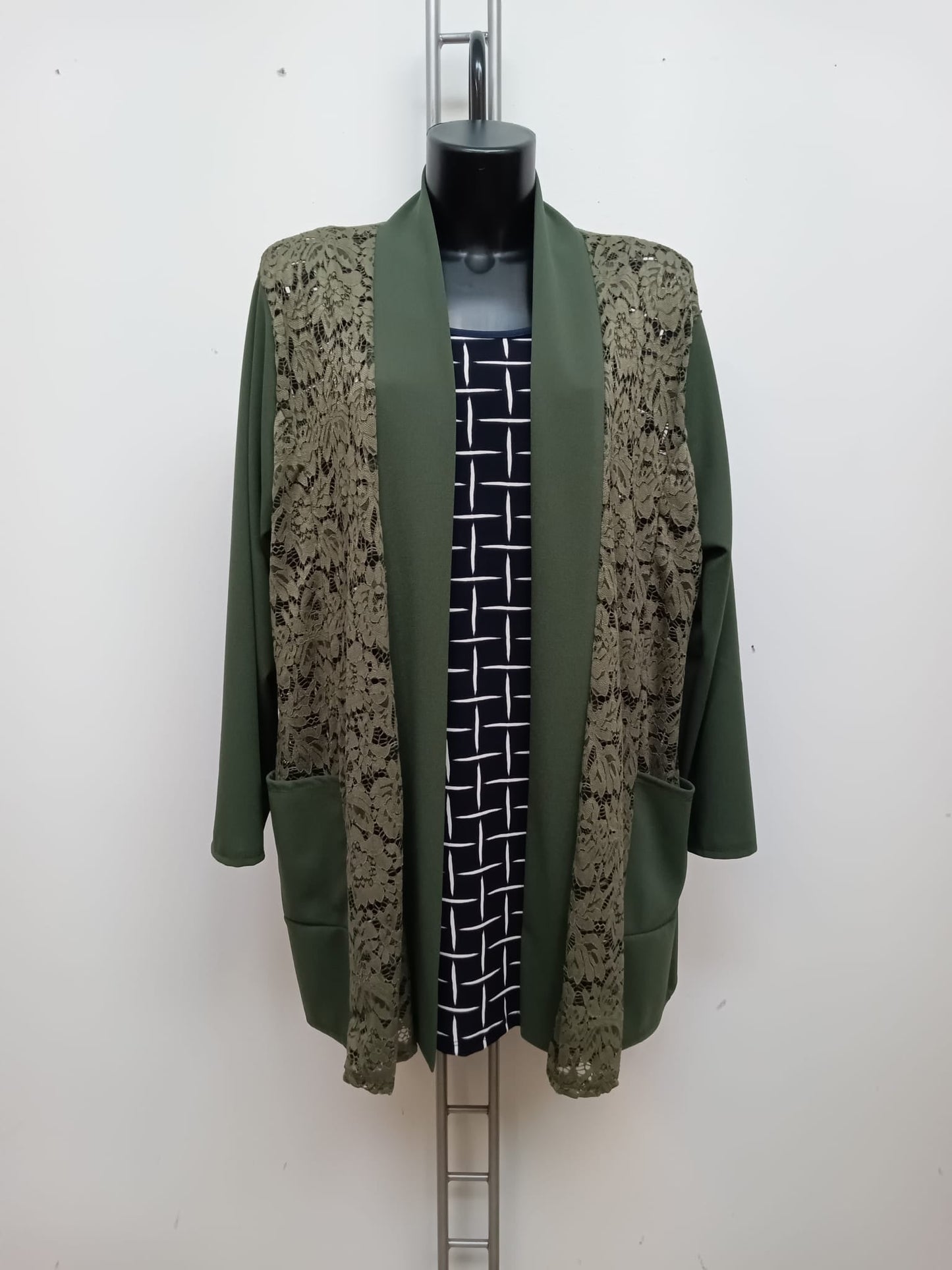 Cardigan di pizzo Cod.Lu346 Tg. 60 - 62 - taglie_forti