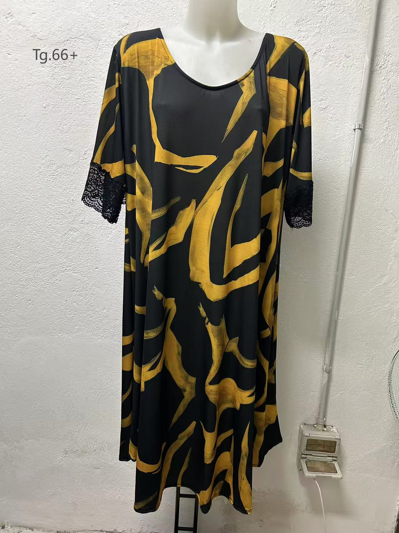 Kleid cod:Lu158 Gr:60/66+