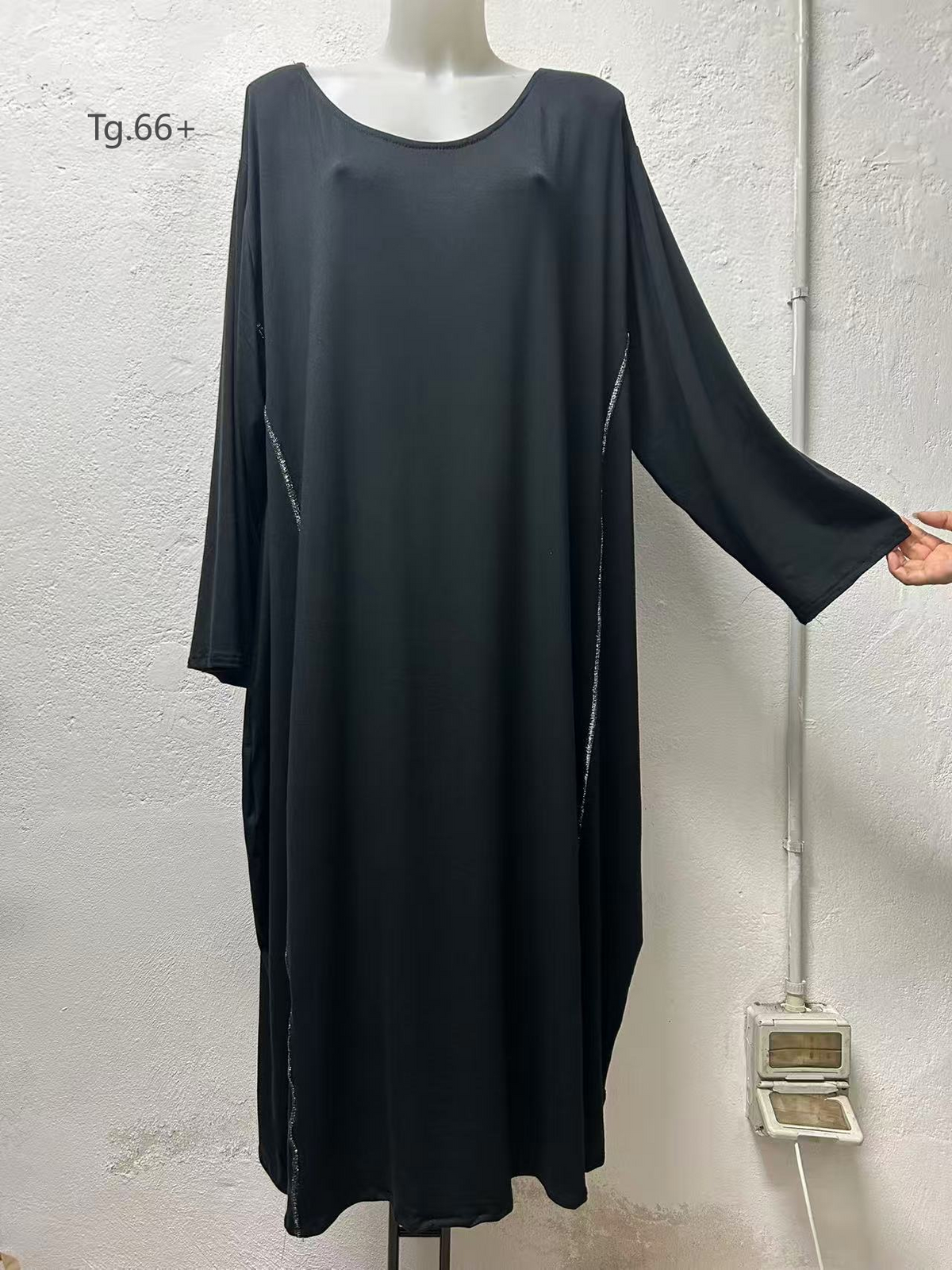 vestito cod:No093 tg:60/66+
