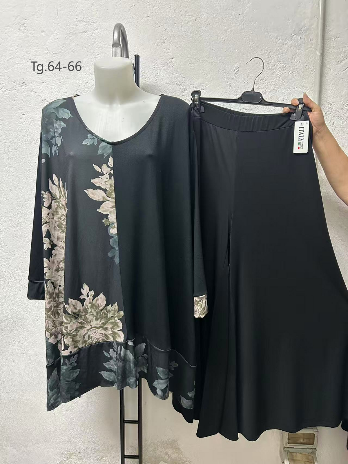 Completo cod:No102 tg:60/66+