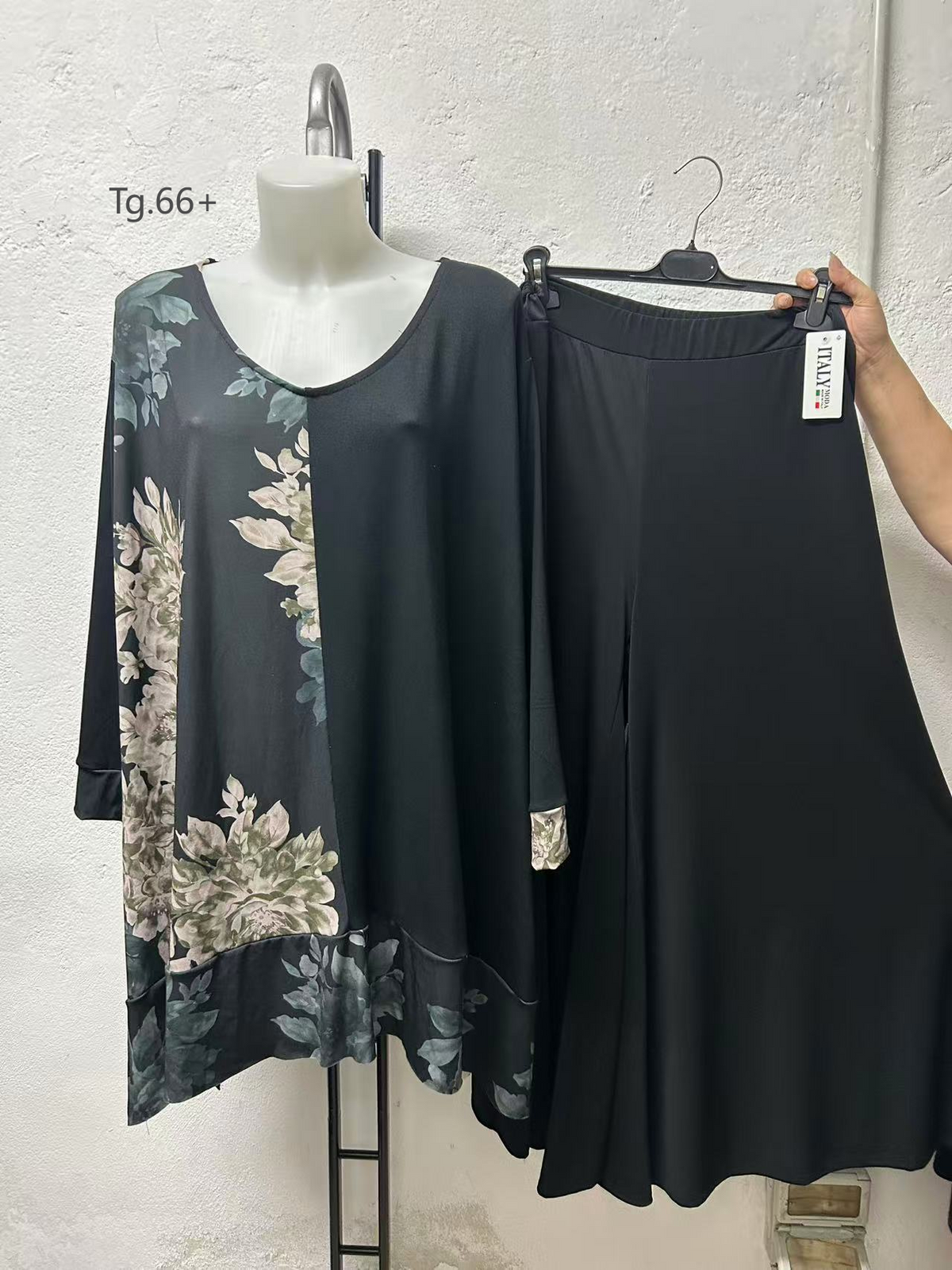 Completo cod:No102 tg:60/66+