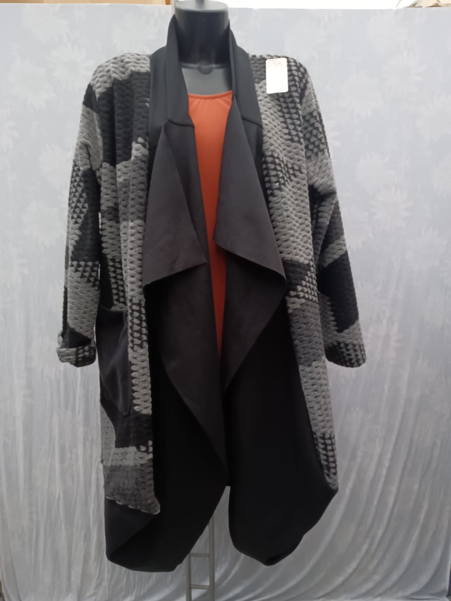 Cardigan lunga Cod.Se034 Tg. 62 - 64 - taglie_forti