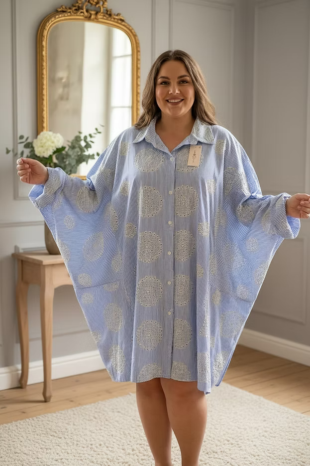 Overhemd met borduurwerk, artikelnummer Fe062, maat 66+.